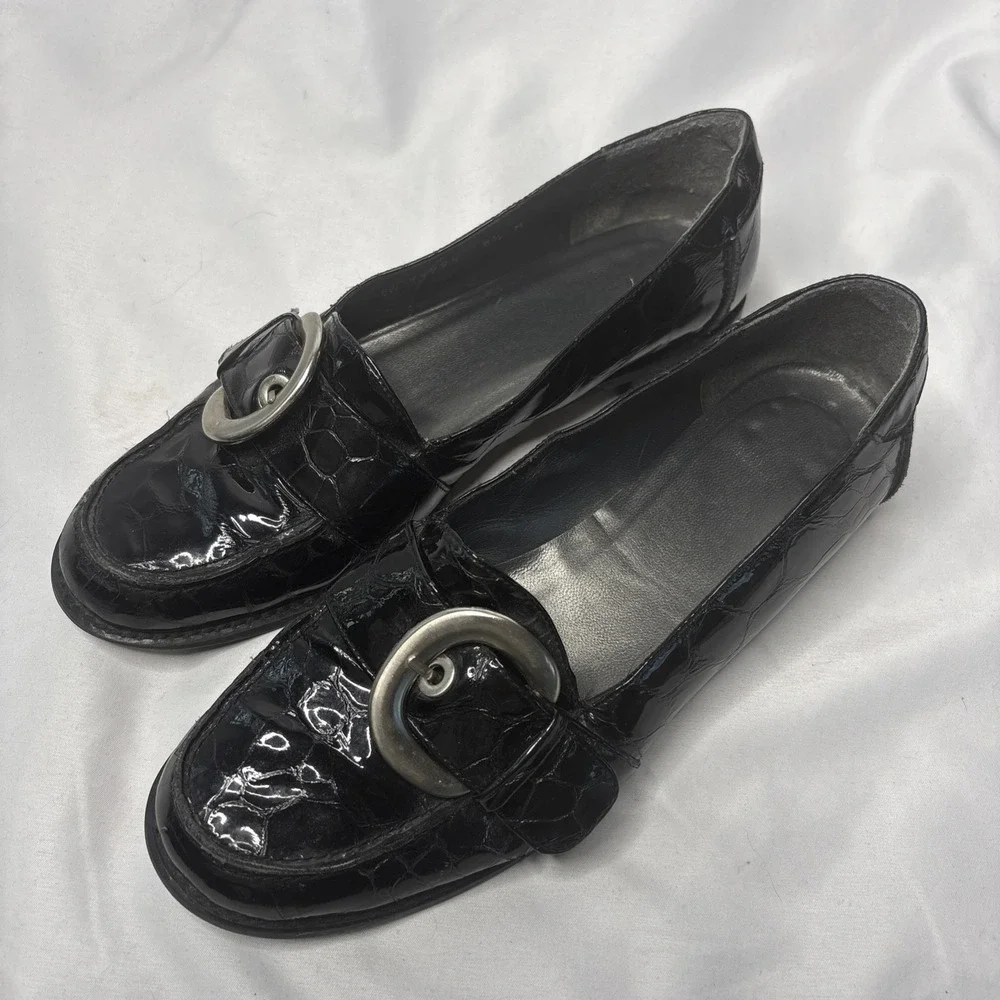Stuart Weitzman Womens 8.5M Black Alligator Patent Leather Loafers Silver Buckle